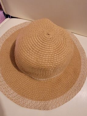 Women's Wide-Brim Straw Sun Hat in Tan with White Trim